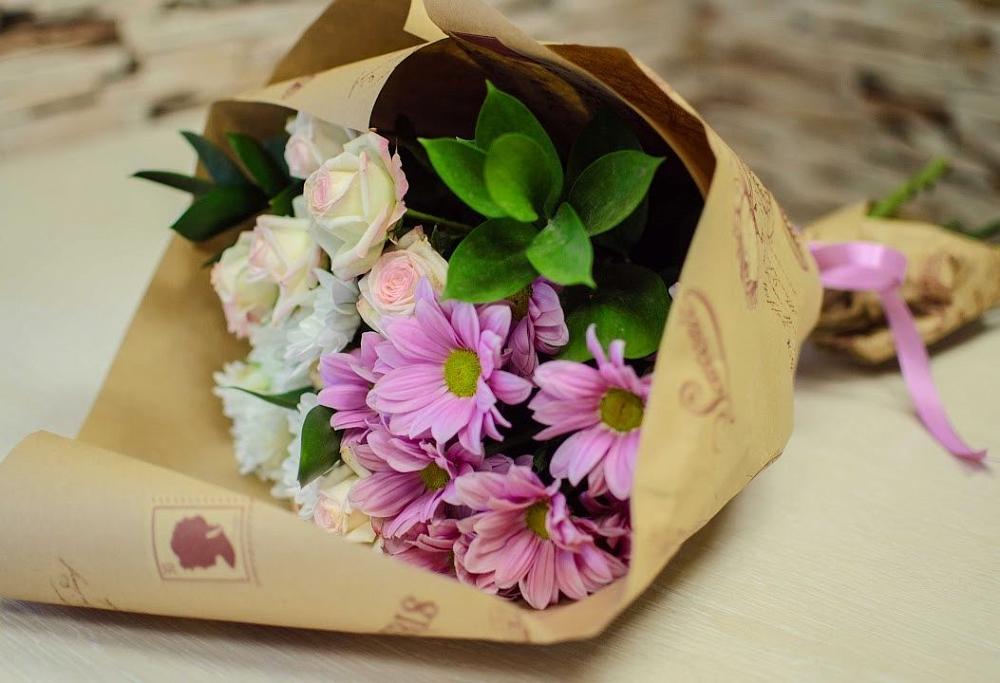 Букет цветов из: Розы и Хризантемы в Певеке