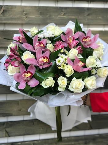 Букет цветов из: Розы и Хризантемы в Певеке