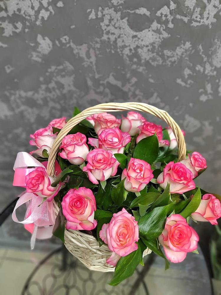 Цветочная композиция из Розы в корзине в Певеке