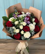 Букет цветов из:  Розы и Альстромерии в Певеке