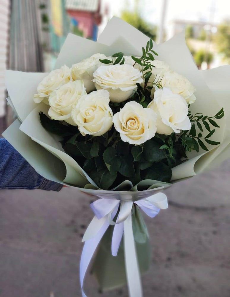 Букет Белые розы Проуд в Певеке