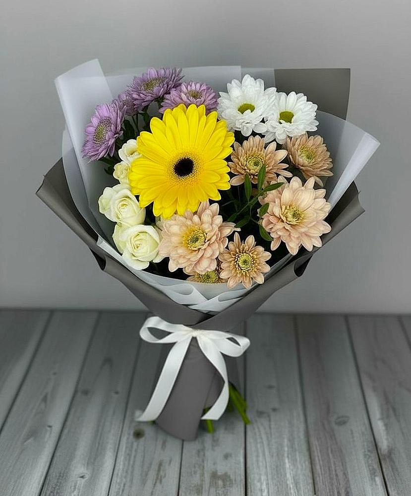 Букет цветов из: Розы, Герберы и Хризантемы в Певеке