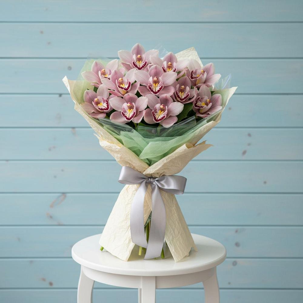 Букет цветов из: Орхидеи и Розы в Певеке