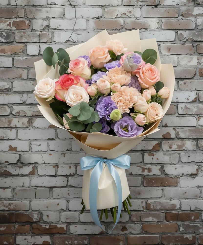 Букет цветов из: Розы, Лизиантусы и Гвоздики в Певеке