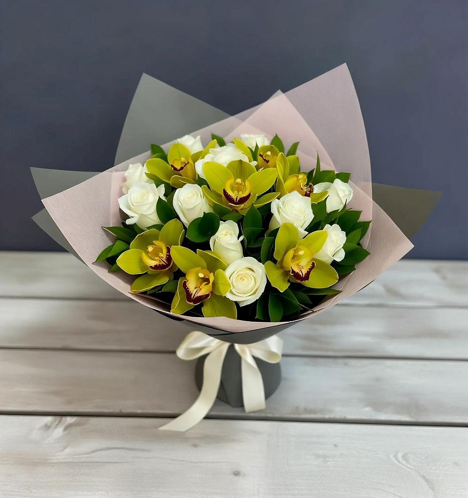 Букет цветов из: Орхидеи и Розы в Певеке