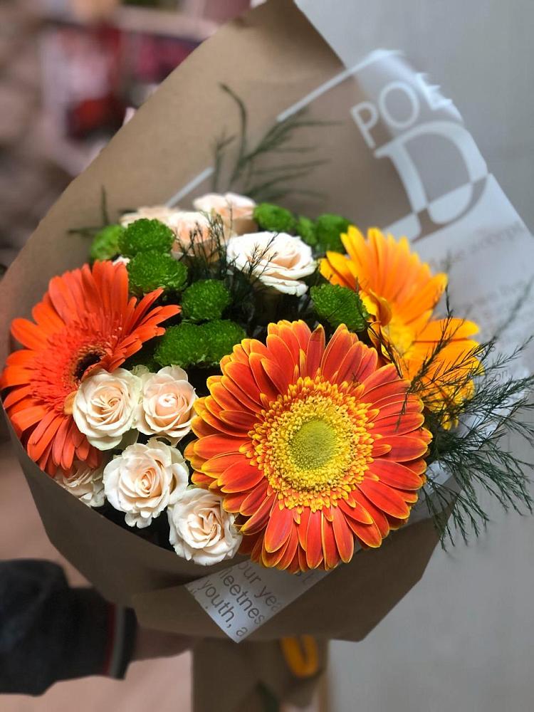 Букет цветов из: Герберы, Хризантемы и Розы в Певеке