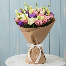 Букет цветов из:  Лизиантусы в Певеке